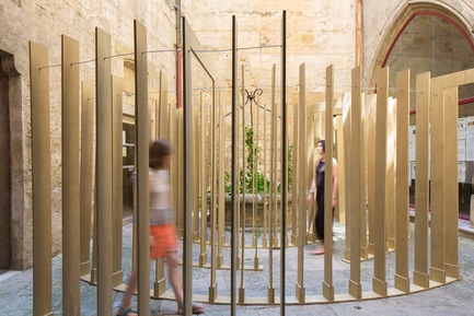Dossier de presse | 982-37 - Communiqué de presse | Festival des Architectures Vives 2017 - Association Champ Libre - Festival des Architectures Vives (FAV) - Évènement + Exposition - Concéntrico - A travers - Crédit photo :  ©photoarchitecture.com&nbsp; 