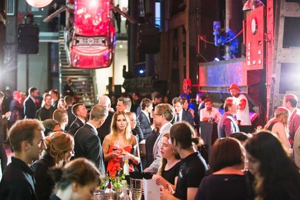 Press kit | 1696-18 - Press release | Red Dot Gala 2017: The Best Designers and Manufacturers of the Year Were Recognised - Red Dot Award - Competition - Celebrating at the Designers' Night<br> - Photo credit: Red Dot<br>