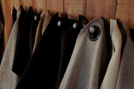 Press kit | 1074-02 - Press release | Bears at SIDIM! - Inhoma Design - Event + Exhibition - Tissus Draps de laine / Pure Wool FabricsFilatures Arpin 1817 - Photo credit: Copyright Arpin 1817