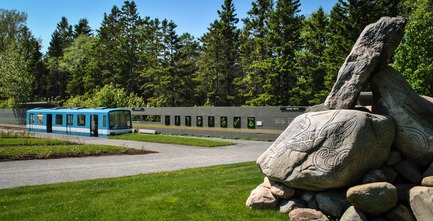 Press kit | 837-25 - Press release | The “Playsages” of the 18th Edition of the International Garden Festival at Les Jardins de Métis/Reford Gardens - International Garden Festival / Reford Gardens - Landscape Architecture - Grand-Métis Station by Le Bocal d'ABCP Architecture, Quebec (Quebec) Canada. A retired Montreal Métro MR-63 wagon that has been transformed into a colourful entranceway. - Photo credit: Sylvain Legris