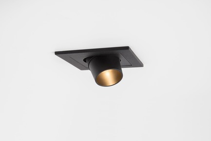 Press kit | 2671-01 - Press release | Qbini - Modular Lighting Instruments - Lighting Design - Qbini adjustable snoot by Modular Lighting Instruments - Photo credit: www.supermodular.com