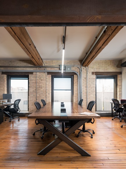 Dossier de presse | 734-03 - Communiqué de presse | VICE - Martha Franco Architecture & Design / Roker Construction - Design d’intérieur commercial - Crédit photo : Corey Kaminski