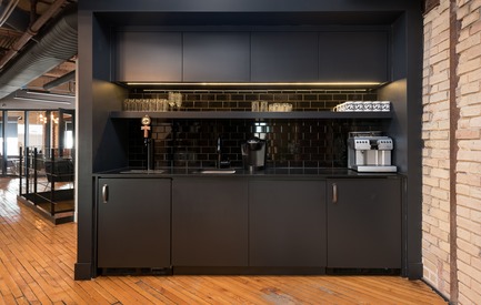 Dossier de presse | 734-03 - Communiqué de presse | VICE - Martha Franco Architecture & Design / Roker Construction - Design d’intérieur commercial - Crédit photo : Corey Kaminski