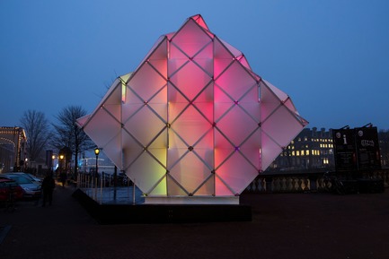 Dossier de presse | 2674-01 - Communiqué de presse | Pavillon Eye_Beacon - UNStudio & MDT Sonnenschutzsysteme GmbH - Design urbain - Crédit photo : Janus van den Eijnden