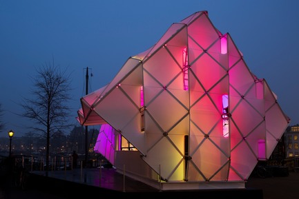 Dossier de presse | 2674-01 - Communiqué de presse | Pavillon Eye_Beacon - UNStudio & MDT Sonnenschutzsysteme GmbH - Design urbain - Crédit photo : Janus van den Eijnden
