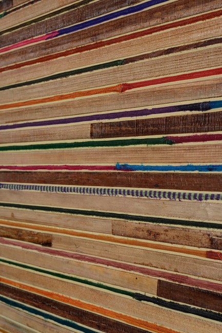 Press kit | 2712-01 - Press release | Rainbows - Omexco - Product - bakbak and sari silk on non-woven backing - Photo credit: Omexco