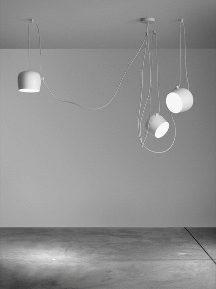 Press kit | 809-08 - Press release | Azure announces the finalists of the third Annual Az Awards - Azure Magazine - Competition - Aim pendantsby Ronan and Erwan Bouroullec Flos