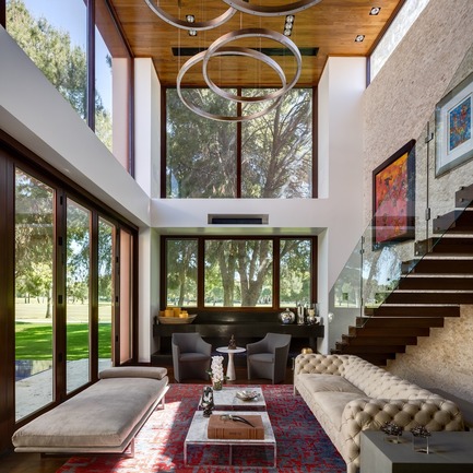 Dossier de presse | 1825-05 - Communiqué de presse | Casa SFA - Arqmov Workshop - Design d’intérieur commercial - Living room - Crédit photo : Rafael Gamo