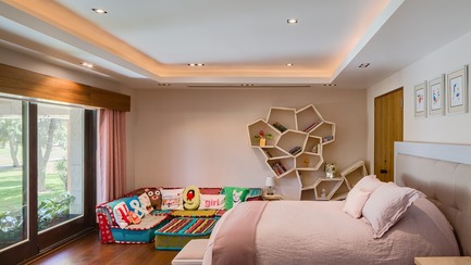 Dossier de presse | 1825-05 - Communiqué de presse | Casa SFA - Arqmov Workshop - Design d’intérieur commercial - Girl bedroom - Crédit photo : Rafael Gamo