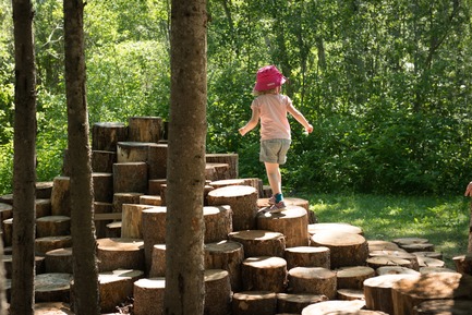 Press kit | 837-25 - Press release | The “Playsages” of the 18th Edition of the International Garden Festival at Les Jardins de Métis/Reford Gardens - International Garden Festival / Reford Gardens - Landscape Architecture - The Woodstock by Atelier YokYok [Steven Fuhrman, Samson Lacoste &amp; Luc Pinsard, architects, Laure K, teacher &amp; Pauline Lazareff, architect engineer], Paris (France). - Photo credit: Martin Bond