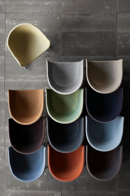 Press kit | 809-08 - Press release | Azure announces the finalists of the third Annual Az Awards - Azure Magazine - Competition - Minuscule chairby Cecilie Manz_Fritz Hansen