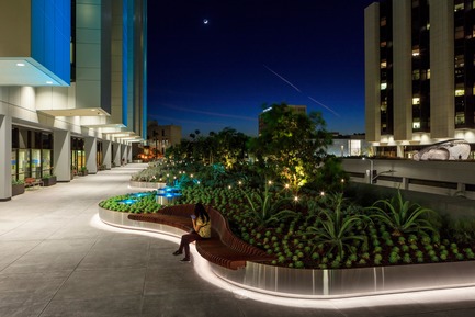 Dossier de presse | 2757-01 - Communiqué de presse | AHBE Landscape Architects Unveils Healing Gardens for Cedars-Sinai Medical Center - AHBE Landscape Architects - Architecture de paysage - Crédit photo : @heliphoto.net