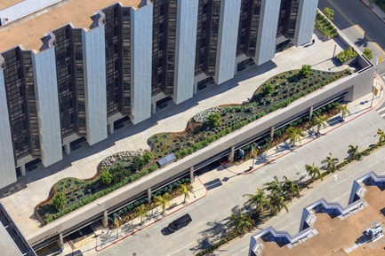 Dossier de presse | 2757-01 - Communiqué de presse | AHBE Landscape Architects Unveils Healing Gardens for Cedars-Sinai Medical Center - AHBE Landscape Architects - Architecture de paysage - Crédit photo : @heliphoto.net