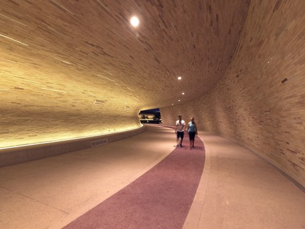 Dossier de presse | 2404-02 - Communiqué de presse | Oxygen Park, Education City, Doha - Qatar Foundation, AECOM - Architecture institutionnelle - Covered Walkway -&nbsp;Tunnel Section - Crédit photo : Markus Elblaus