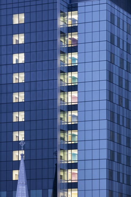 Press kit | 1387-03 - Press release | The New CHUM, Largest Healthcare Construction Project in North America, Opens its Doors - CannonDesign + NEUF architect(e)s - Institutional Architecture - South facade - Photo credit: Adrien Williams