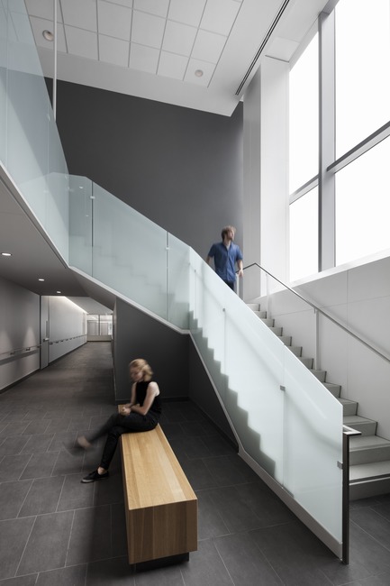 Press kit | 1387-03 - Press release | The New CHUM, Largest Healthcare Construction Project in North America, Opens its Doors - CannonDesign + NEUF architect(e)s - Institutional Architecture - Loggia - Photo credit: Adrien Williams