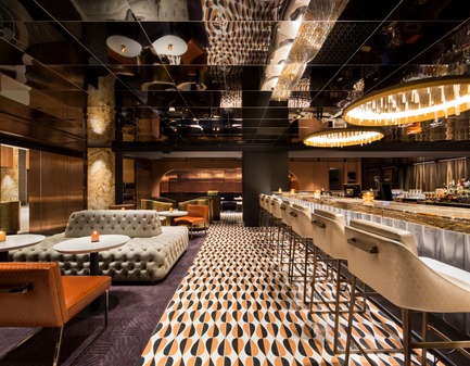 Dossier de presse | 1303-04 - Communiqué de presse | La transformation de l’hôtel Fairmont Le Reine Elizabeth, vue par ses concepteurs - Sid Lee Architecture - Design d’intérieur commercial - BAR LE NACARAT - Crédit photo : STÉPHANE BRUGGER