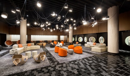 Dossier de presse | 1303-04 - Communiqué de presse | La transformation de l’hôtel Fairmont Le Reine Elizabeth, vue par ses concepteurs - Sid Lee Architecture - Design d’intérieur commercial -  L'AGORA - Crédit photo :  STÉPHANE BRUGGER 