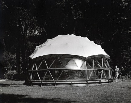Press kit | 748-32 - Press release | Montréal’s Geodesic Dreams: Exhibition at UQAM Centre de Design - Centre de design de l'UQAM - Event + Exhibition - Jeffrey&nbsp;Lindsay, Skybreak, 1951 - Photo credit:  Copyright : Fonds Jeffrey Lindsay, Archives d’architecture canadienne, Université de Calgary. 