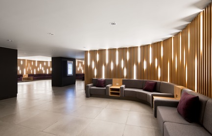 Dossier de presse | 1303-04 - Communiqué de presse | La transformation de l’hôtel Fairmont Le Reine Elizabeth, vue par ses concepteurs - Sid Lee Architecture - Design d’intérieur commercial -  ESPACES COMMUNS DU COLAB - 3E FLOOR  - Crédit photo : STÉPHANE BRUGGER