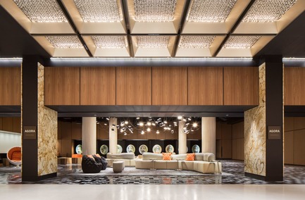 Dossier de presse | 1303-04 - Communiqué de presse | La transformation de l’hôtel Fairmont Le Reine Elizabeth, vue par ses concepteurs - Sid Lee Architecture - Design d’intérieur commercial - L'AGORA - Crédit photo : STÉPHANE BRUGGER