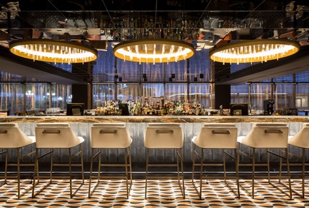 Dossier de presse | 1303-04 - Communiqué de presse | La transformation de l’hôtel Fairmont Le Reine Elizabeth, vue par ses concepteurs - Sid Lee Architecture - Design d’intérieur commercial - BAR LE NACARAT - Crédit photo : STÉPHANE BRUGGER