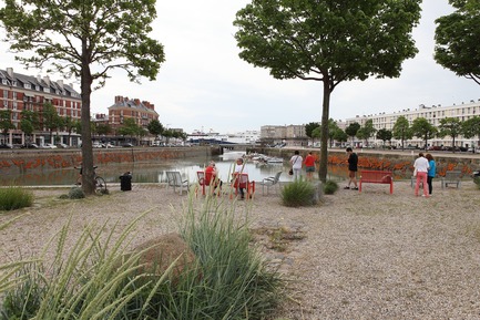 Press kit | 985-07 - Press release | Installation "Jardins fantômes" - Baptiste Debombourg - Art -  "Jardins&nbsp;fantômes", permanent installation, Bassin du Roy - le Havre - France. Lace cutting of 15mm Corten steel plates, pincers and special chemical sealing, special stainless steel connecting elements. Dimensions: 185m long x 3 m high; Completion time: 30 months. Artist: Baptiste Debombourg, Curator Jean Blaise, technical director Jess Pérez, engineer Julien Bonthoux, Artévia &amp; Vinci group.<br>  - Photo credit:  Courtesy Studio Baptiste Debombourg &amp; Galerie Patricia Dorfmann - Paris 