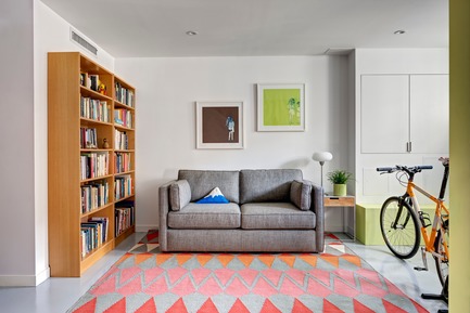 Dossier de presse | 2875-01 - Communiqué de presse | House for Booklovers and Cats - Barker Architecture Office - Design d’intérieur résidentiel - Crédit photo : Francis Dzikowski/OTTO