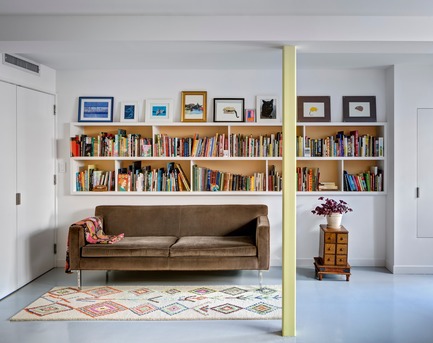 Dossier de presse | 2875-01 - Communiqué de presse | House for Booklovers and Cats - Barker Architecture Office - Design d’intérieur résidentiel - Crédit photo : Francis Dzikowski/OTTO
