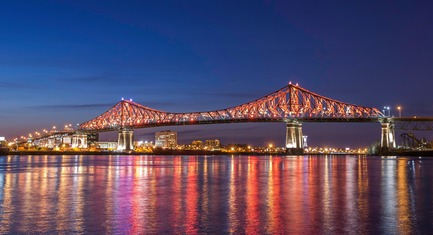 Dossier de presse | 1089-02 - Communiqué de presse | Illumination du pont Jacques-Cartier | Le pont le plus connecté au monde - Moment Factory - Design multimédia - Illumination interactive du pont Jacques-Cartier_Connexions vivantes - Crédit photo : La société des ponts Jacques-Cartier et Champlain Incorporée (PJCCI)