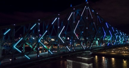 Dossier de presse | 1089-02 - Communiqué de presse | Illumination du pont Jacques-Cartier | Le pont le plus connecté au monde - Moment Factory - Design multimédia - Illumination interactive du pont Jacques-Cartier_Connexions vivantes - Crédit photo : Moment Factory