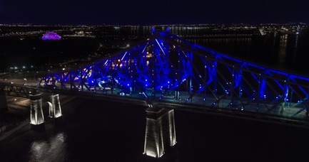 Dossier de presse | 1089-02 - Communiqué de presse | Illumination du pont Jacques-Cartier | Le pont le plus connecté au monde - Moment Factory - Design multimédia - Illumination interactive du pont Jacques-Cartier_Connexions vivantes - Crédit photo : Moment Factory