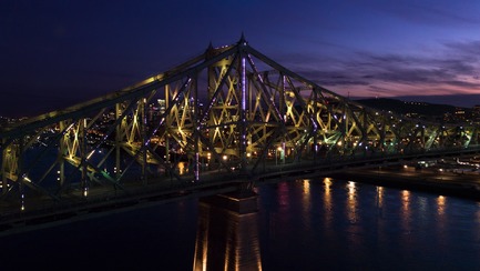 Dossier de presse | 1089-02 - Communiqué de presse | Illumination du pont Jacques-Cartier | Le pont le plus connecté au monde - Moment Factory - Design multimédia - Illumination interactive du pont Jacques-Cartier_Connexions vivantes - Crédit photo : Moment Factory