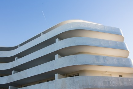 Press kit | 1151-04 - Press release | La Barquière - Pietri Architectes - Residential Architecture -  View of the undulating frontage  - Photo credit: Nicolas Vaccaro&nbsp;