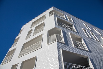 Press kit | 1151-04 - Press release | La Barquière - Pietri Architectes - Residential Architecture - View of the angular frontage - Photo credit: Nicolas Vaccaro&nbsp;