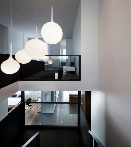 Dossier de presse | 1072-01 - Communiqué de presse | Résidence Nguyen - Atelier Moderno - Design d’intérieur résidentiel - THIS PROJECT HAS PUBLICATION RESTRICTIONS, PLEASE CONTACT CAROLINE TO ACCESS PHOTOGRAPHS:csimard@volume2.ca - Crédit photo : Stéphane Groleau