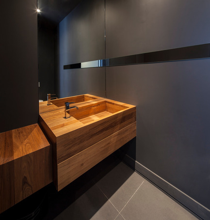 Dossier de presse | 1072-01 - Communiqué de presse | Résidence Nguyen - Atelier Moderno - Design d’intérieur résidentiel - THIS PROJECT HAS PUBLICATION RESTRICTIONS, PLEASE CONTACT CAROLINE TO ACCESS PHOTOGRAPHS:csimard@volume2.ca - Crédit photo : Stéphane Groleau