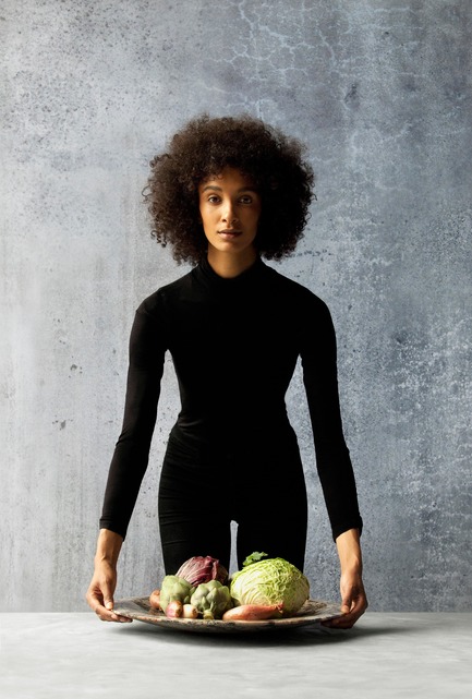 Dossier de presse | 990-05 - Communiqué de presse | Out with Marble: KAYIWA Proves That Granite Has Always Been "In" - KAYIWA - Produit - HAMARA Platter - Orbicular Proto - Crédit photo : KAYIWA&nbsp;