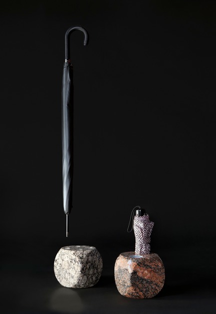 Dossier de presse | 990-05 - Communiqué de presse | Out with Marble: KAYIWA Proves That Granite Has Always Been "In" - KAYIWA - Produit - DICO Catchall - 2. Romantica, 4. Baltic Brown L&nbsp; - Crédit photo : KAYIWA&nbsp;