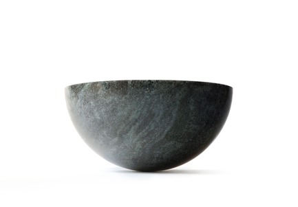 Dossier de presse | 990-05 - Communiqué de presse | Out with Marble: KAYIWA Proves That Granite Has Always Been "In" - KAYIWA - Produit - ITTOLI Bowl - Silver Green&nbsp; - Crédit photo : KAYIWA&nbsp;