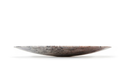 Dossier de presse | 990-05 - Communiqué de presse | Out with Marble: KAYIWA Proves That Granite Has Always Been "In" - KAYIWA - Produit - HAMARA Platter - Orbicular Proto - Crédit photo : KAYIWA&nbsp;