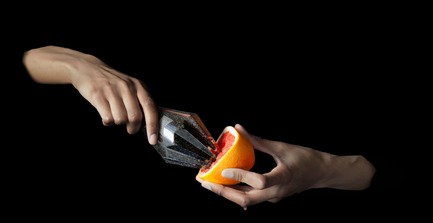 Dossier de presse | 990-05 - Communiqué de presse | Out with Marble: KAYIWA Proves That Granite Has Always Been "In" - KAYIWA - Produit - SM+ Citrus Reamer - PG-Black  - Crédit photo : KAYIWA&nbsp;