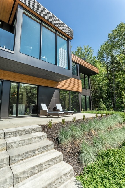 Dossier de presse | 1776-04 - Communiqué de presse | Projet Eastman - Fabelta, Systèmes de fenestration - Architecture résidentielle - Crédit photo : Dominic Boudreau