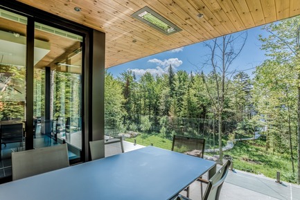 Dossier de presse | 1776-04 - Communiqué de presse | Projet Eastman - Fabelta, Systèmes de fenestration - Architecture résidentielle - Crédit photo : Dominic Boudreau