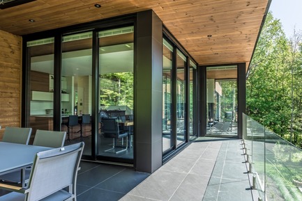 Dossier de presse | 1776-04 - Communiqué de presse | Projet Eastman - Fabelta, Systèmes de fenestration - Architecture résidentielle - Crédit photo : Dominic Boudreau