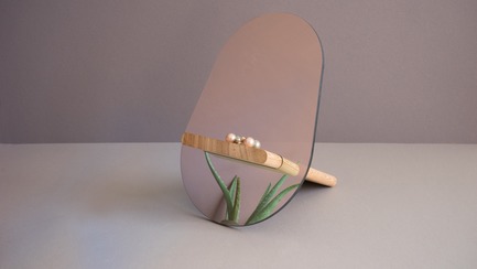 Dossier de presse | 2757-02 - Communiqué de presse | UMÉ Studio Launches Debut Collection of Objects for Everyday Living - UMÉ Studio - Produit - Tenon Mirror - Crédit photo : UMÉ Studio