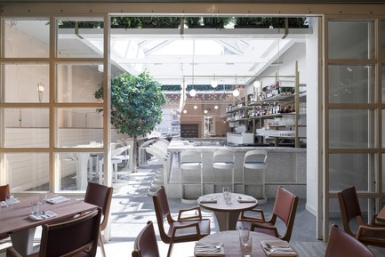 Dossier de presse | 788-05 - Communiqué de presse | Restaurant Perles et Paddock - FX Studio par Clairoux - Design d’intérieur commercial - Crédit photo : atelier welldone