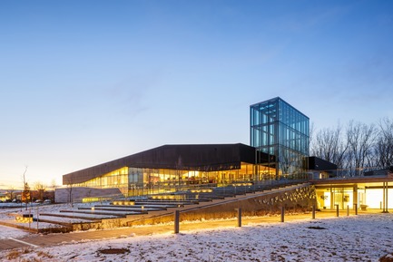 Dossier de presse | 865-22 - Communiqué de presse | Redécouvrez Lemay : 60 ans de conception visionnaire - Lemay - Évènement + Exposition -  Bibliothèque du Boisé - Cardinal Hardy*, Labonté Marcil et&nbsp; Éric Pelletier* architectes en consortium (*maintenant Lemay) - Montréal, Québec, Canada, 2013  - Crédit photo : Doublespace photography