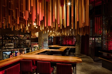 Dossier de presse | 760-15 - Communiqué de presse | Nuits exubérantes au pays du matin calme - Jean de Lessard, Designers Créatifs - Design d’intérieur commercial - Crédit photo : Adrien William