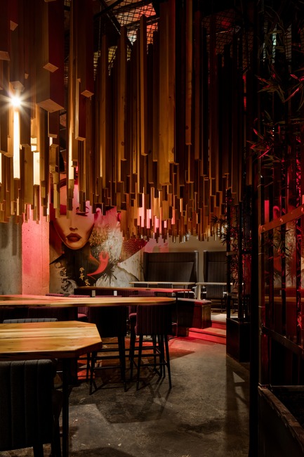 Dossier de presse | 760-15 - Communiqué de presse | Nuits exubérantes au pays du matin calme - Jean de Lessard, Designers Créatifs - Design d’intérieur commercial - Crédit photo : Adrien William